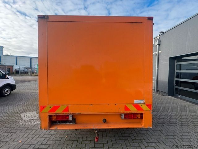 Škatlasti tovornjak MERCEDES-BENZ 816 D VARIO Koffer *Ahk*