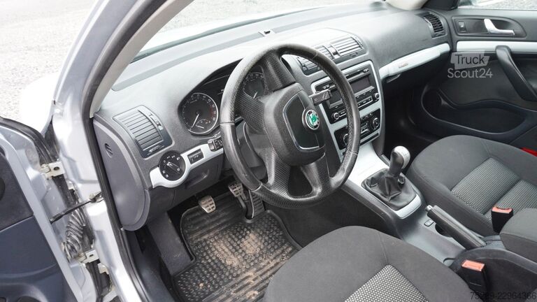 Minibüs SKODA Octavia Combi Scout 4X4