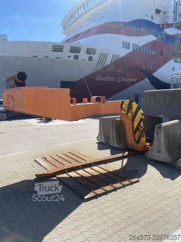 Remorcă [div] SEACOM SH36