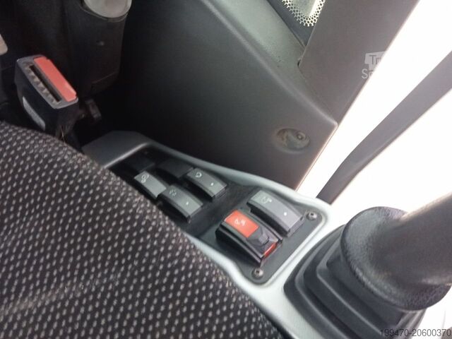 Mobilbagger Mecalac 9MWR with 3 excavator buckets