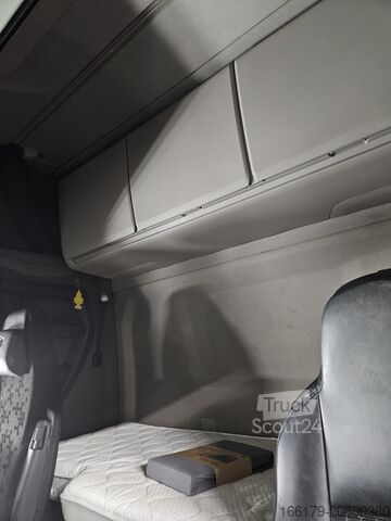 Volumen SZM SCANIA S500 4x2EB Mega Lowliner