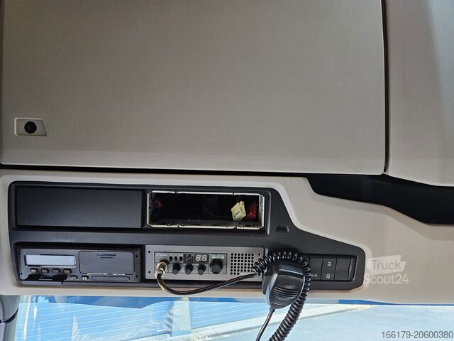 Volume SZM SCANIA S500 4x2EB Mega Lowliner