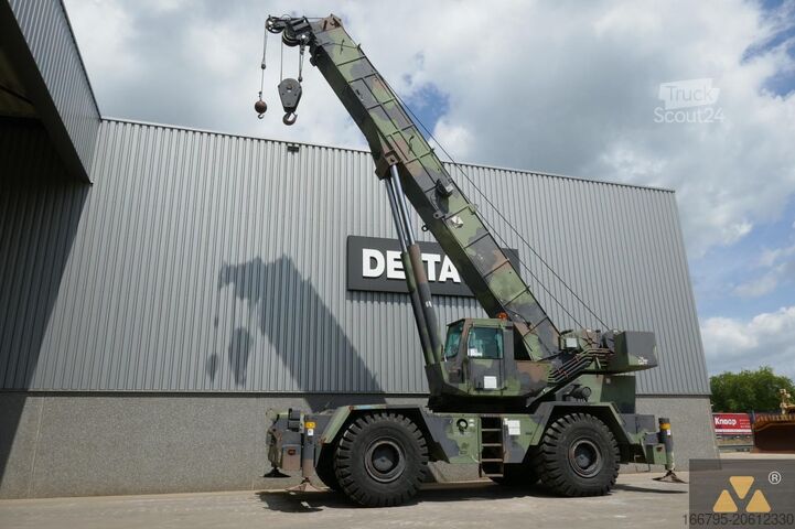 Kran fĂŒr unwegsames GelĂ€nde Grove RT875 Ex-army