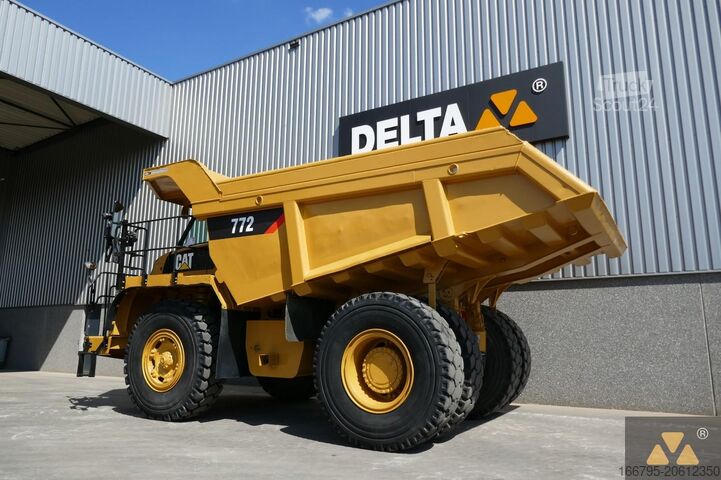 شاحنة قلابة Caterpillar 772