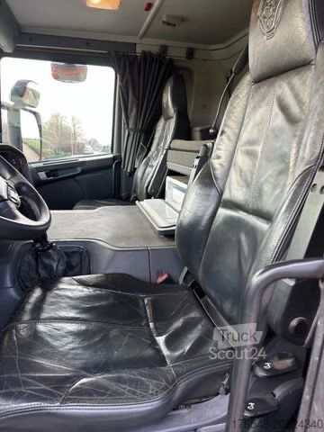 PLATFORM MET HELLINGEN SCANIA P 450 8x2