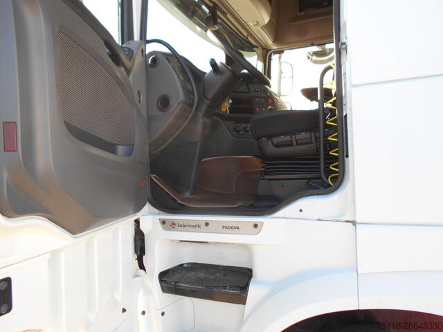 Trator de estrada padrão DAF XF 510