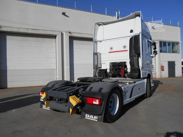 Trator de estrada padrão DAF XF 510
