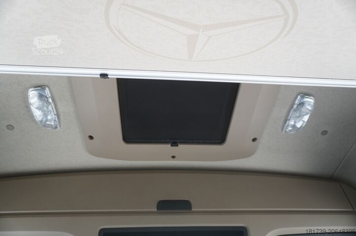 Karavan Mercedes-Benz Actros 2542 / NEW tow truck / steered 3r