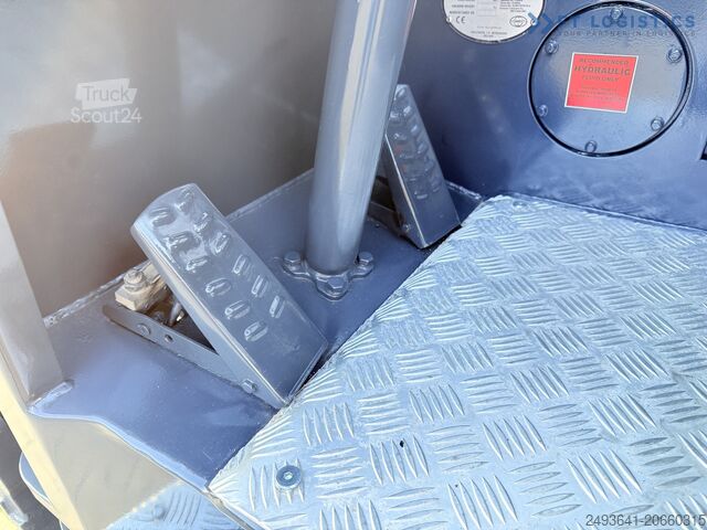 Dört yönlü forklift Combilift C2500CB DIESEL TRIPLEX 5500 FREE LIFT