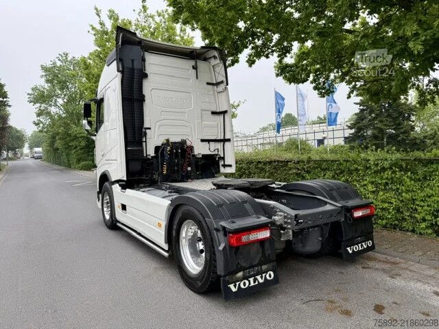Standard-SZM Volvo FH 460 Globetrotter / 2 x Tank / Eu6