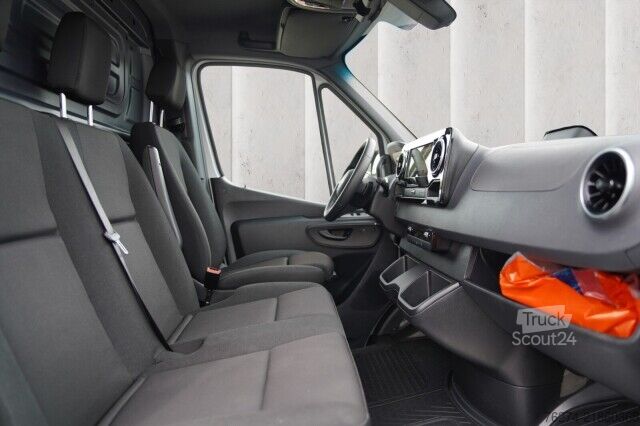 Βαν με ψηλή οροφή Mercedes-Benz Sprinter 317 CDI Hochdach L2H2 Pro