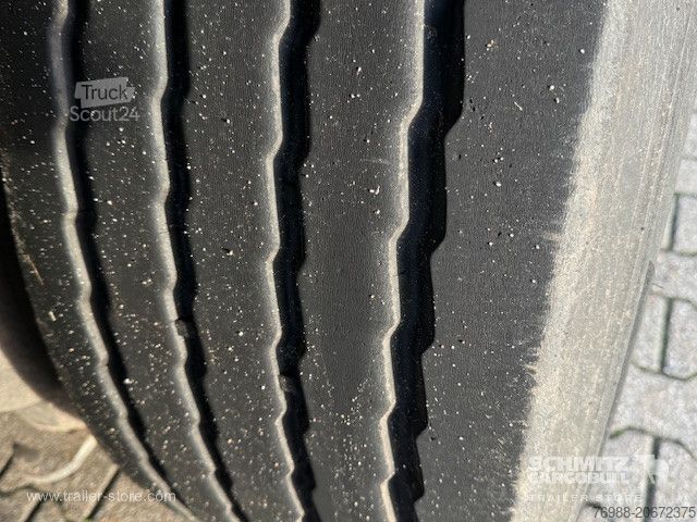 Atvira puspriekabė su tentu Schmitz Cargobull Curtainsider Standard Getränke