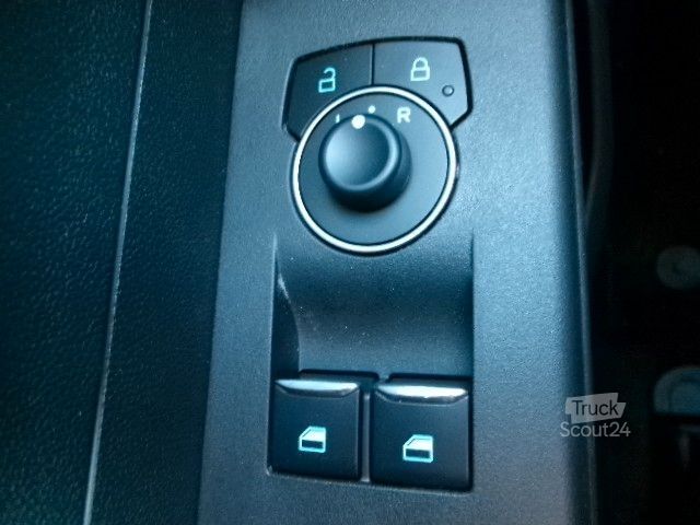 Skåpbil FORD Transit Courier Trend AT DoKa AHK WiPa Kam GRA