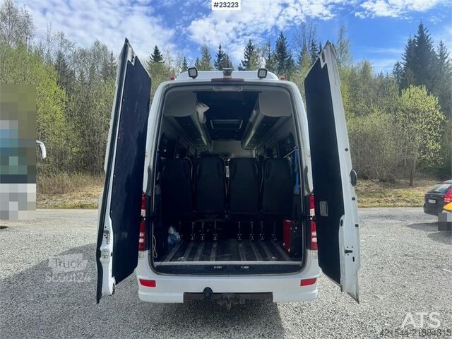 мікроавтобус Mercedes-Benz Sprinter 519 CDI Minibus – 17 Seats
