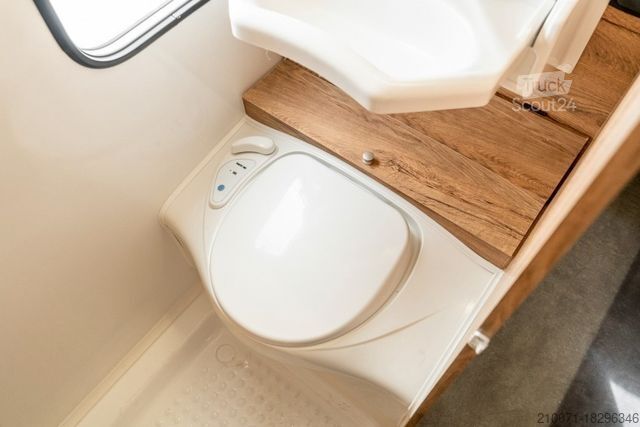 Караван NIEWIADOW Wohnwagen Camping Caravan + Gasheizung 900kg zGG