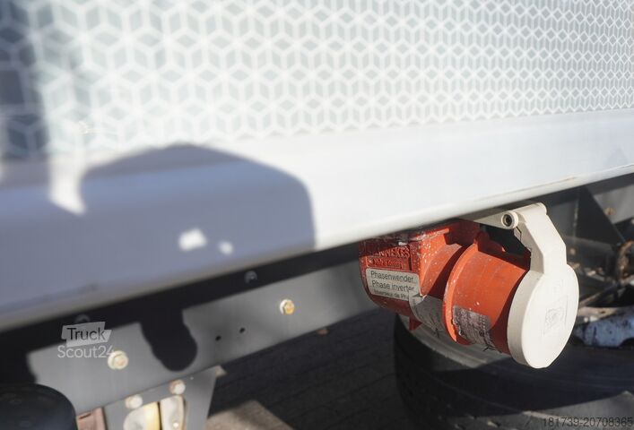 Kühlwagen Renault D19 Wide 4x2 E6 / Lamberet 22 EPAL refri