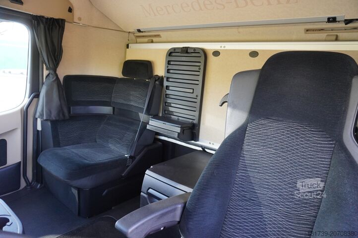 Kamion hladnjače Mercedes-Benz Actros 2548 E6 / GIGA / Cab Lounge chair