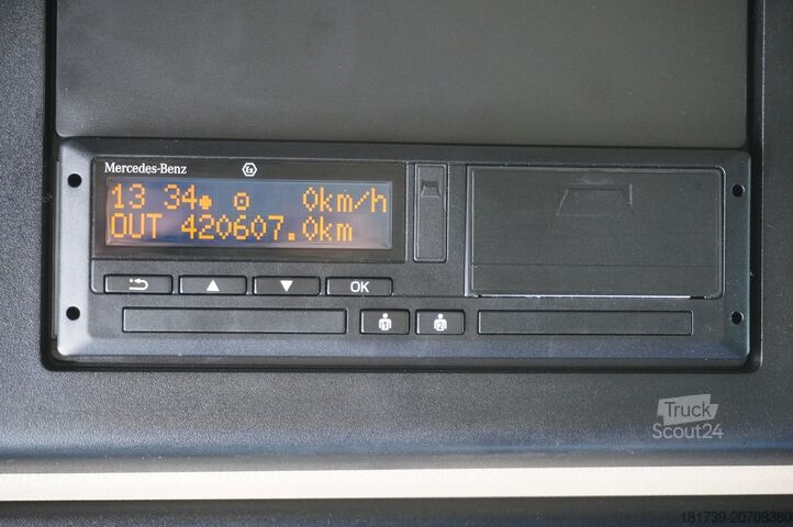 Kamion hladnjače Mercedes-Benz Actros 2548 E6 / GIGA / Cab Lounge chair