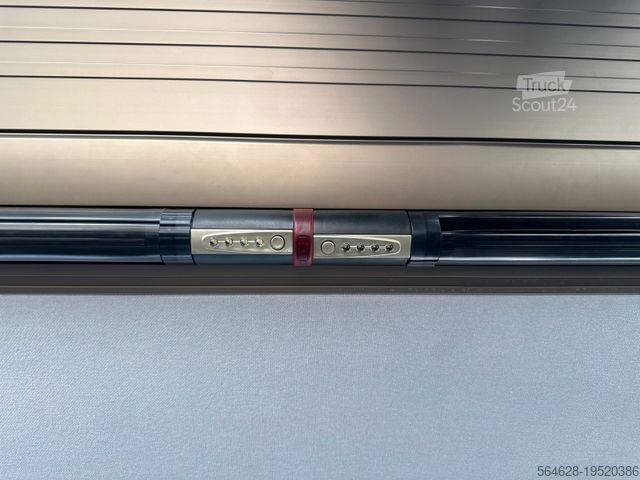 Távolsági autóbusz NEOPLAN CITYLINER L - P16