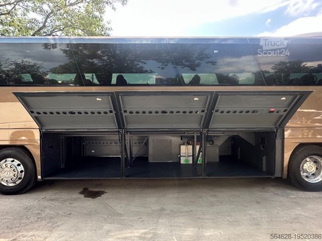 Távolsági autóbusz NEOPLAN CITYLINER L - P16