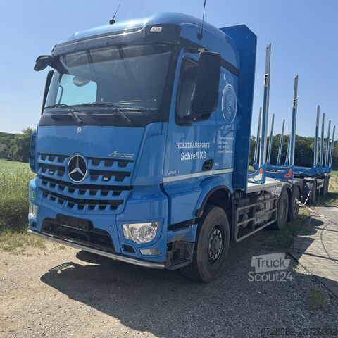 Φορτηγό μεταφοράς ξυλείας Mercedes-Benz Arocs