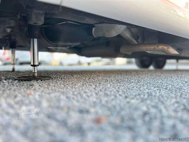 Integriertes Wohnmobil NIESMANN+BISCHOFF Arto 83 B *stützen*
