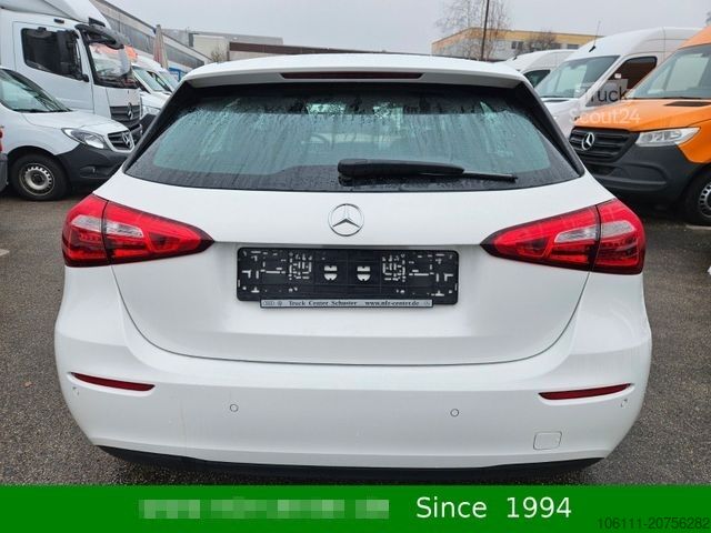 Βαν MERCEDES-BENZ A 200 Automatik Navigation Komfort-Fahrwerk