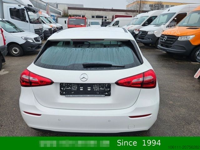 Βαν MERCEDES-BENZ A 200 Automatik Navigation Komfort-Fahrwerk