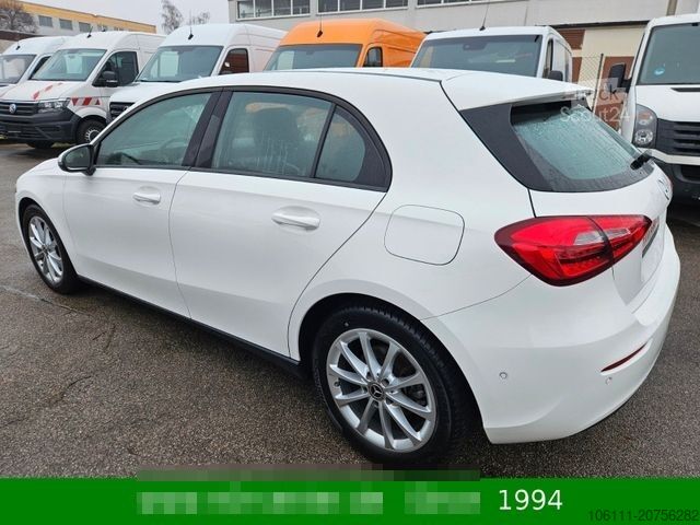 Βαν MERCEDES-BENZ A 200 Automatik Navigation Komfort-Fahrwerk