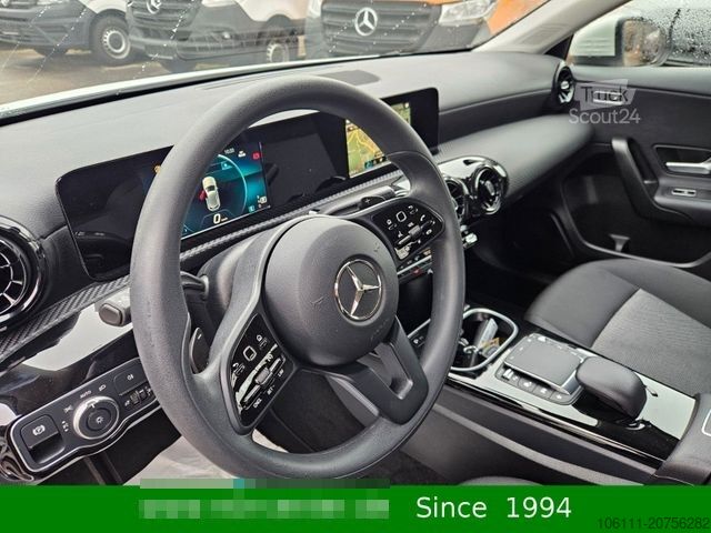 Βαν MERCEDES-BENZ A 200 Automatik Navigation Komfort-Fahrwerk