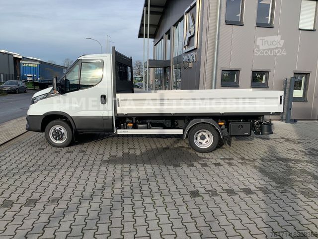 Driezijdige kipper bestelwagen IVECO Daily 50C18HA8 AUT 3SKIPPER TEMP DIFF AHK AKTION