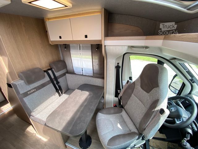 Half-integraal camper HOBBY OnTour C 700 GQ MJ25/MARKISE/RFK/SAFETY-PAKET