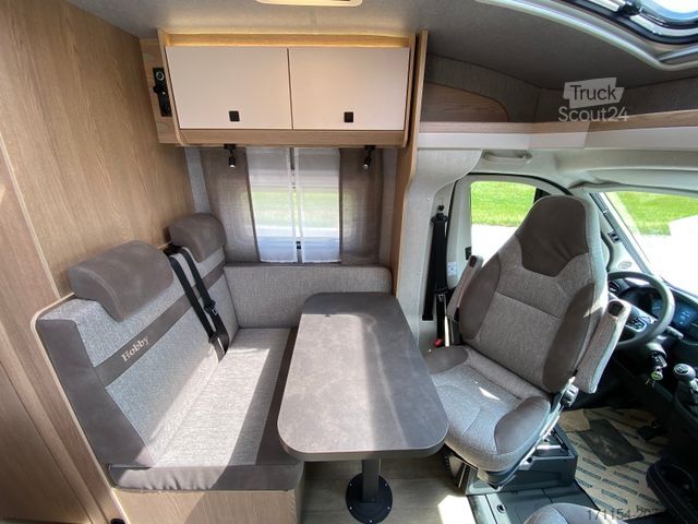 Half-integraal camper HOBBY OnTour C 700 GQ MJ25/MARKISE/RFK/SAFETY-PAKET