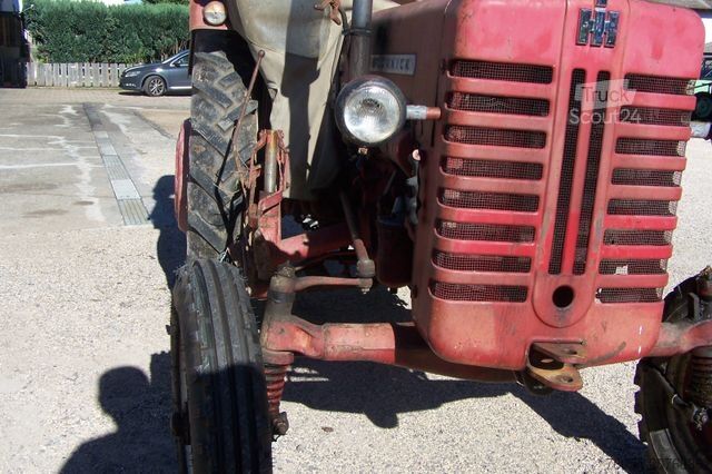 Trattore MCCORMICK d-326