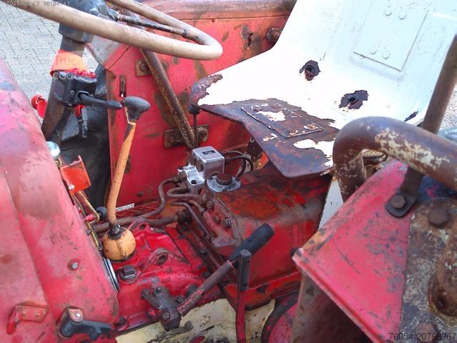 Trattore IHC D-324,D-326