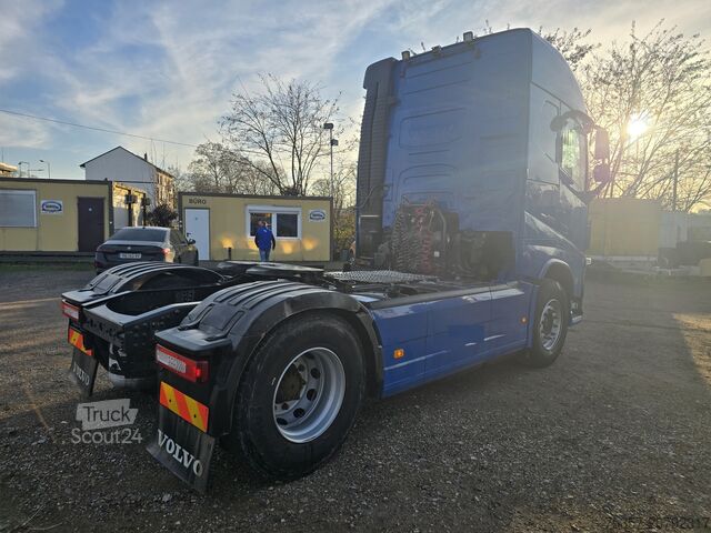 Standard tractor unit Volvo FH 500 Globetrotter