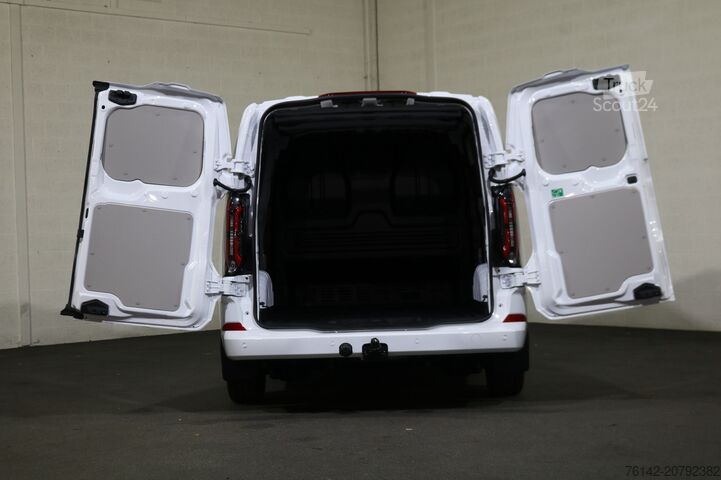 Bestelwagen Ford E-Transit Custom 320 L1 H1 Limited 65 kWh 218pk...