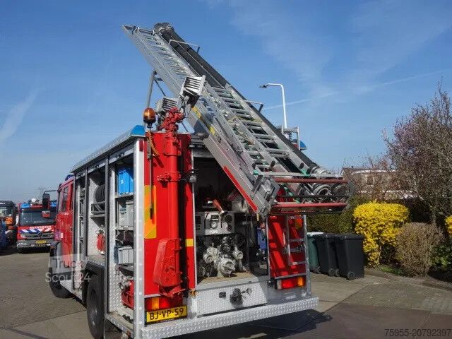 Gaisrinis automobilis MAN 15 224-with winch 2500liter tank manual gearbox...