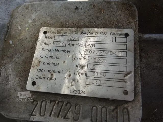 Gaisrinis automobilis MAN 15 224-with winch 2500liter tank manual gearbox...