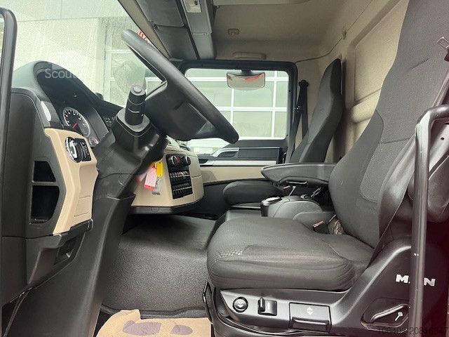 Flatbed truck with tarp MAN TGM 18.320 4x2 BL