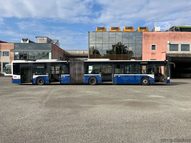 Csuklós busz Mercedes-Benz Conecto