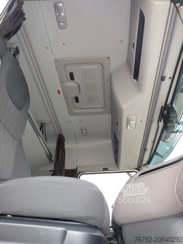 Box truck DAF XF 480 FAN SpaceCab/Koffer/LBW/Ret./AHK/Lenkachs