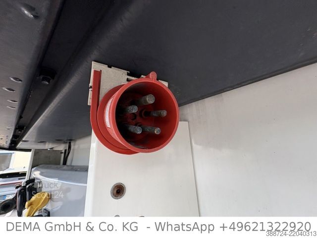 Rashladna poluprikolica SCHMITZ CARGOBULL SCBS3B*5 Rohrbahnen*Fleischhang*Schmitz-Achsen*