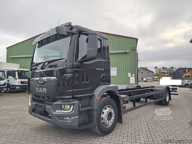 Chassis cab MAN TGM 18.320 4x2BL CH Fahrgestell Euro 6 Rechtsle...