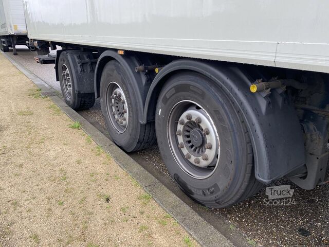 Transporte refrigerado/congelado Krone SDR 27 3-Axle Fridge / Carrier Maxima / Liftaxl...