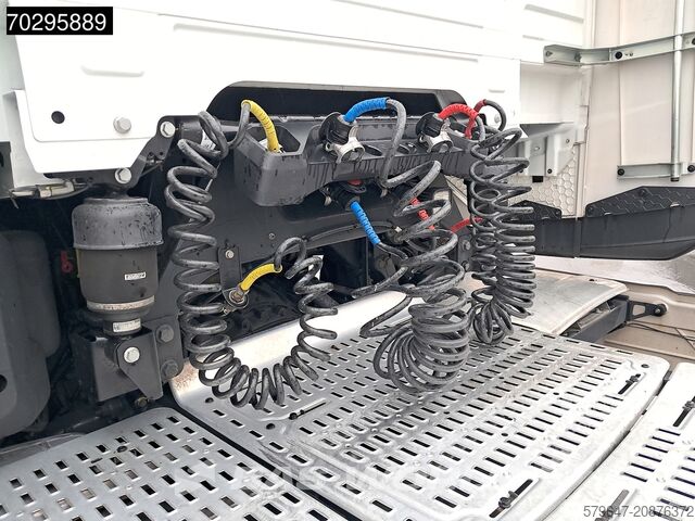 Standard-SZM DAF XG+ 530 4X2 Retarder 2xTanks ACC Standklima