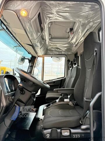 Camión volquete IVECO EUROCARGO 180E32
