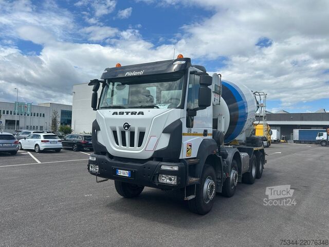 Camion malaxeur à béton ASTRA HD9 84.50