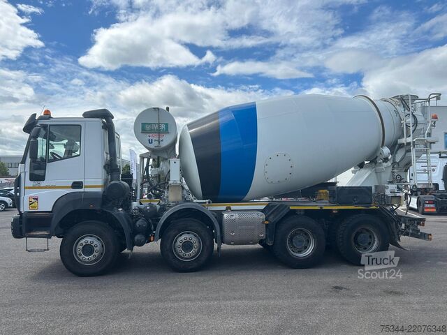 Camion malaxeur à béton ASTRA HD9 84.50