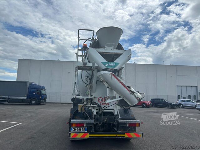 Camion malaxeur à béton ASTRA HD9 84.50